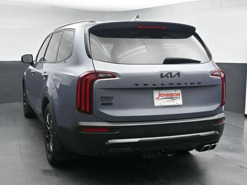 Everlasting Silver 2022 Kia Telluride SX