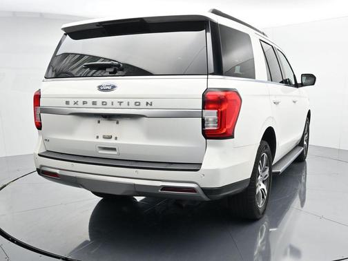 Star White Metallic Tri-Coat 2023 Ford Expedition XLT
