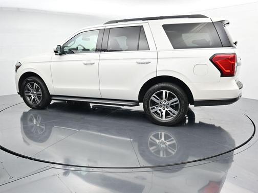 Star White Metallic Tri-Coat 2023 Ford Expedition XLT