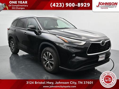 Midnight Black Metallic 2023 Toyota Highlander XLE
