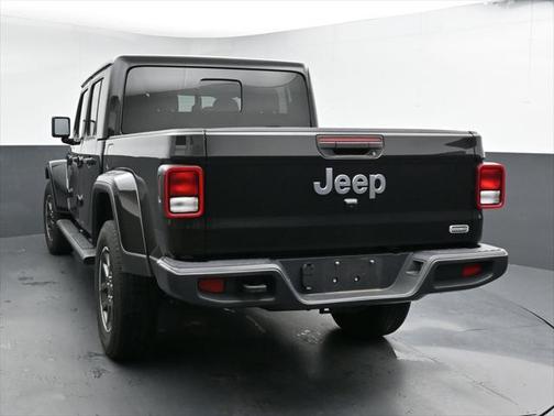 2023 Jeep Gladiator Overland