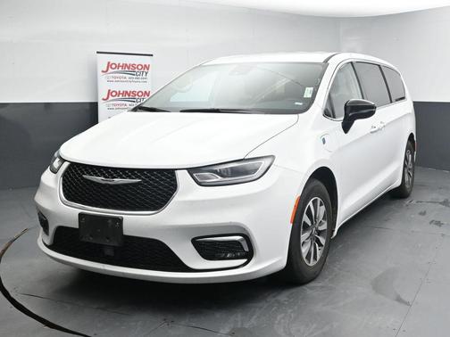 Bright White Clearcoat 2024 Chrysler Pacifica Hybrid Select