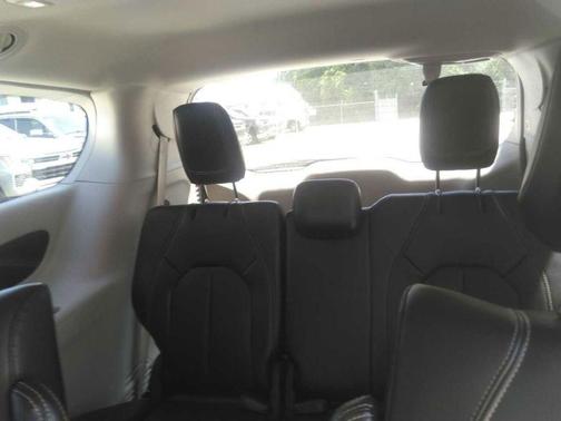 Bright White Clearcoat 2024 Chrysler Pacifica Hybrid Select