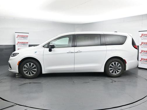 Bright White Clearcoat 2024 Chrysler Pacifica Hybrid Select