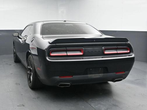 Pitch Black Clearcoat 2021 Dodge Challenger SXT