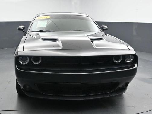 Pitch Black Clearcoat 2021 Dodge Challenger SXT