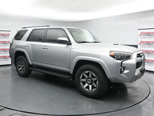 Classic Silver Metallic 2024 Toyota 4Runner TRD Off Road