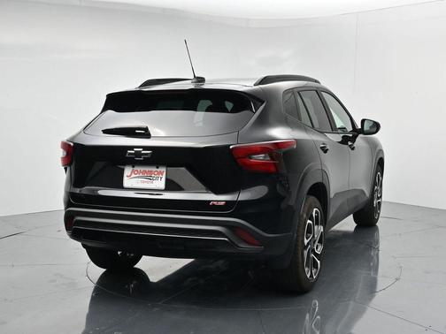 Mosaic Black Metallic 2025 Chevrolet Trax FWD 2RS