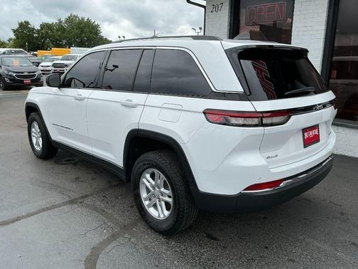 2023 Jeep Grand Cherokee Laredo