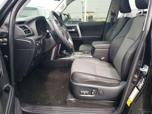 Midnight Black Metallic 2022 Toyota 4Runner SR5 Premium