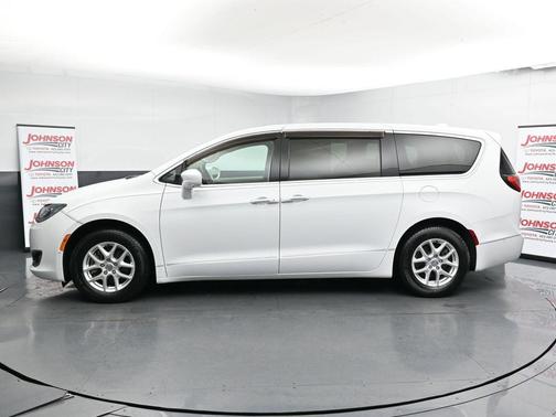 2020 Chrysler Pacifica Touring