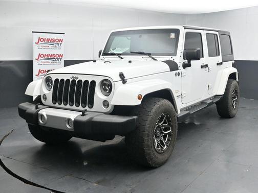 Bright White Clearcoat 2015 Jeep Wrangler Unlimited Sahara