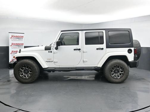 Bright White Clearcoat 2015 Jeep Wrangler Unlimited Sahara