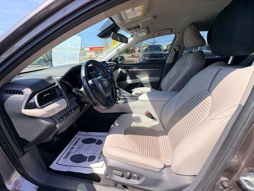 Predawn Gray Mica 2022 Toyota Camry SE