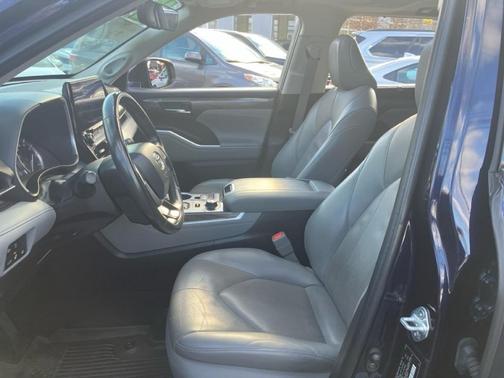 2022 Toyota Highlander Limited