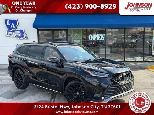 Midnight Black Metallic 2023 Toyota Highlander XSE
