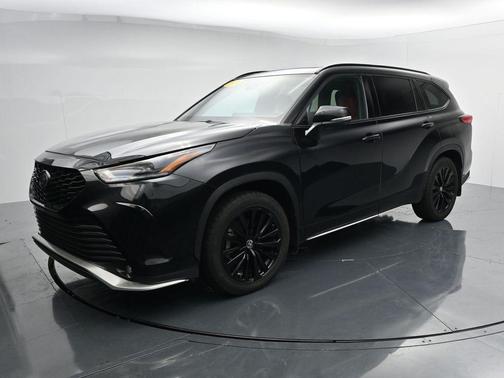 Midnight Black Metallic 2023 Toyota Highlander XSE