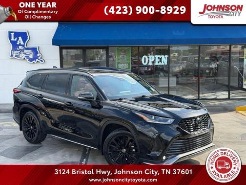 Midnight Black Metallic 2023 Toyota Highlander XSE