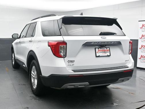 Oxford White 2024 Ford Explorer XLT