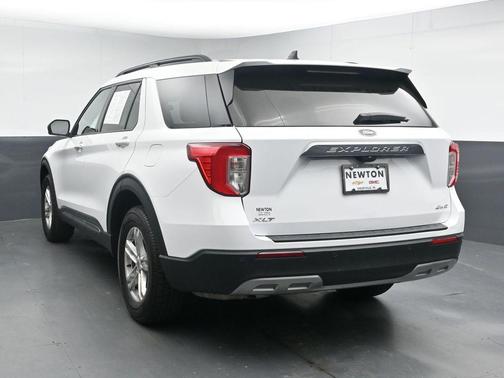 Oxford White 2024 Ford Explorer XLT