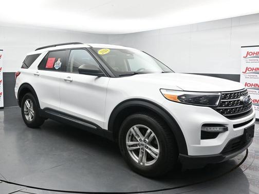 Oxford White 2024 Ford Explorer XLT