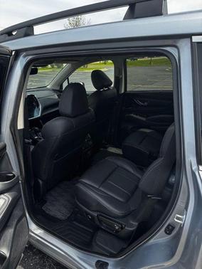 Ice Silver Metallic 2023 Subaru Ascent Limited 7-Passenger