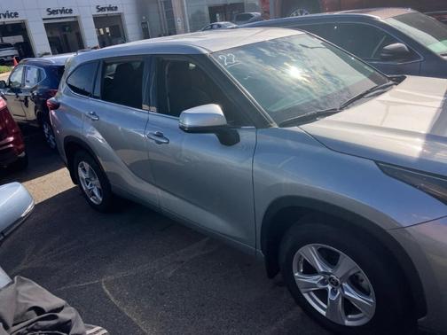 2022 Toyota Highlander LE