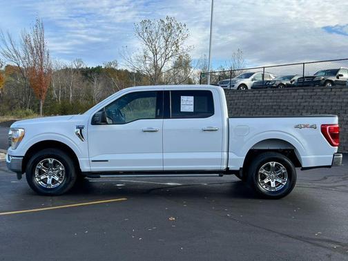 Oxford White 2022 Ford F-150 XLT