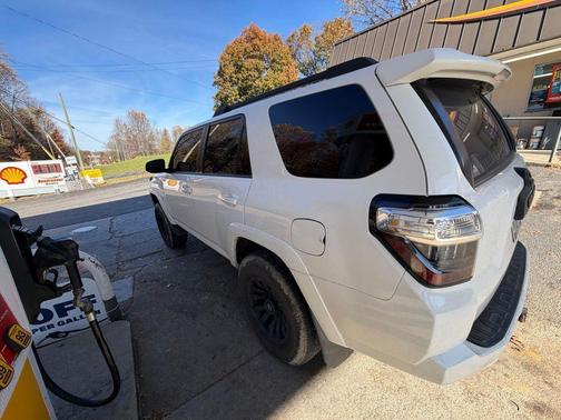 Super White 2018 Toyota 4Runner SR5
