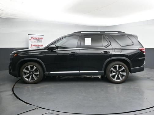 Crystal Black Pearl 2023 Honda Pilot AWD Elite