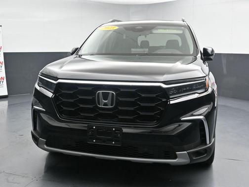 Crystal Black Pearl 2023 Honda Pilot AWD Elite