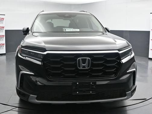 Crystal Black Pearl 2023 Honda Pilot AWD Elite