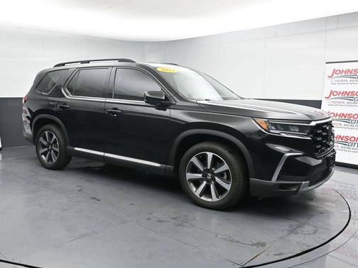 Crystal Black Pearl 2023 Honda Pilot AWD Elite