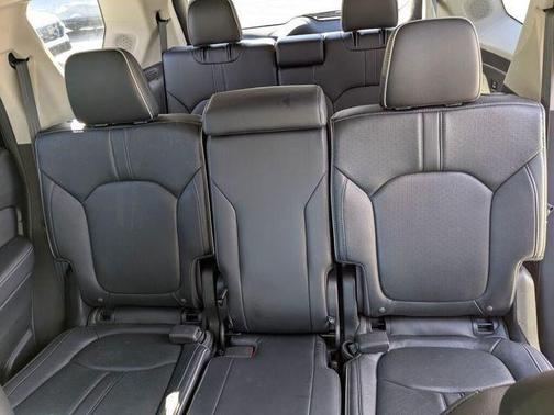 Crystal Black Pearl 2023 Honda Pilot AWD Elite