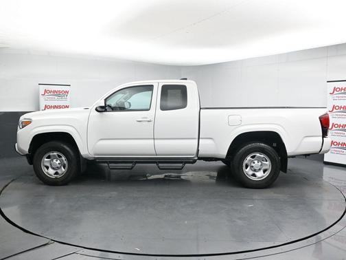 White 2022 Toyota Tacoma SR