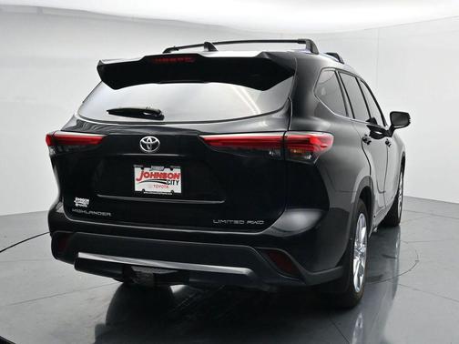 Midnight Black Metallic 2022 Toyota Highlander Limited