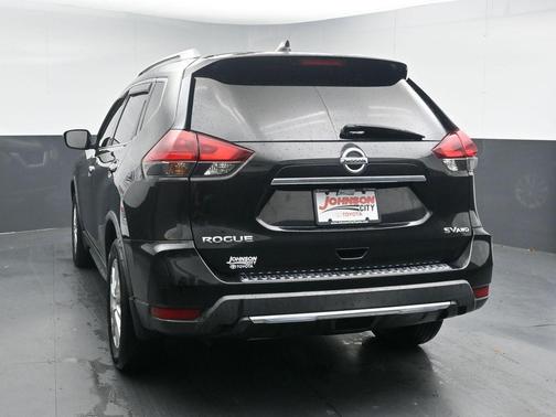 Magnetic Black 2018 Nissan Rogue SV