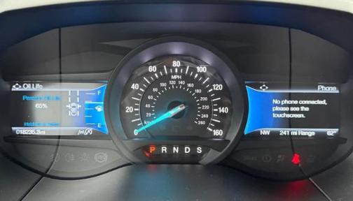 Star White Metallic Tri-Coat 2024 Ford Edge ST Line