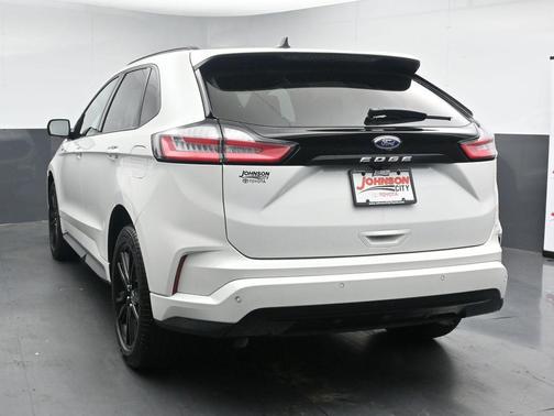 Star White Metallic Tri-Coat 2024 Ford Edge ST Line
