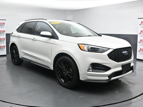 Star White Metallic Tri-Coat 2024 Ford Edge ST Line