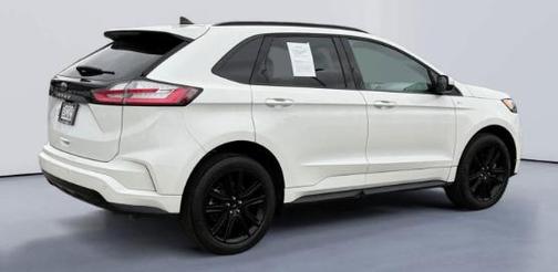 Star White Metallic Tri-Coat 2024 Ford Edge ST Line