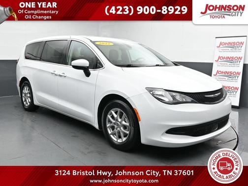 2022 Chrysler Voyager LX