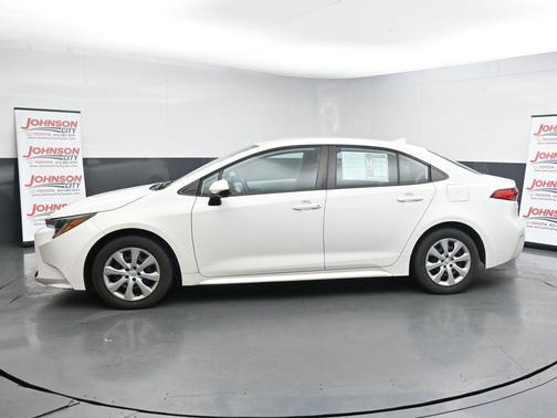 White 2022 Toyota Corolla LE