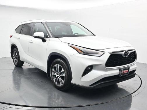 Wind Chill Pearl 2023 Toyota Highlander XLE