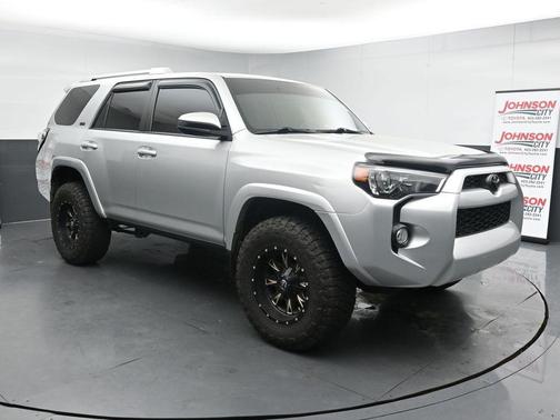 Classic Silver Metallic 2016 Toyota 4Runner SR5