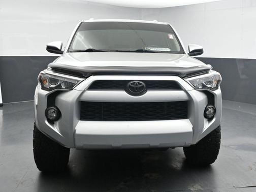 Classic Silver Metallic 2016 Toyota 4Runner SR5
