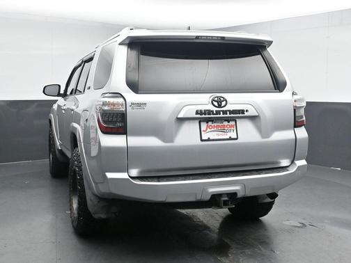 Classic Silver Metallic 2016 Toyota 4Runner SR5