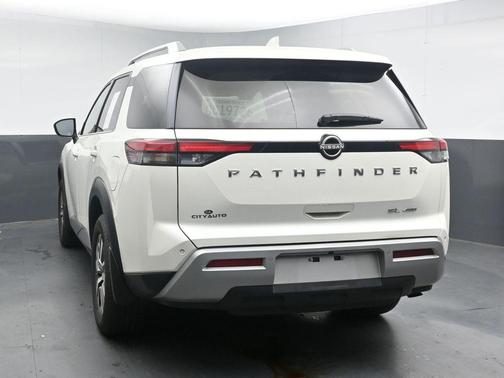 Pearl White Tricoat 2023 Nissan Pathfinder SL 4WD
