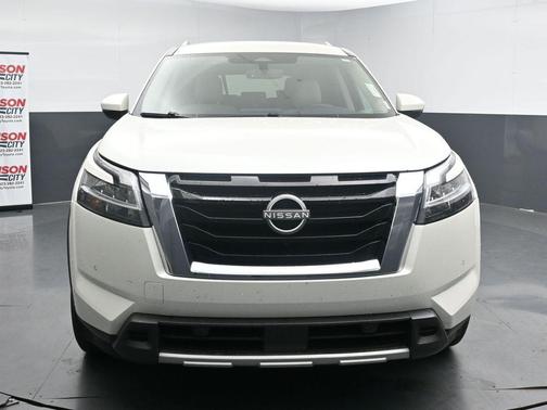 Pearl White Tricoat 2023 Nissan Pathfinder SL 4WD