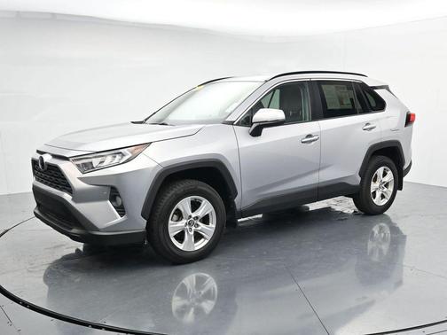 Silver Sky Metallic 2021 Toyota RAV4 XLE
